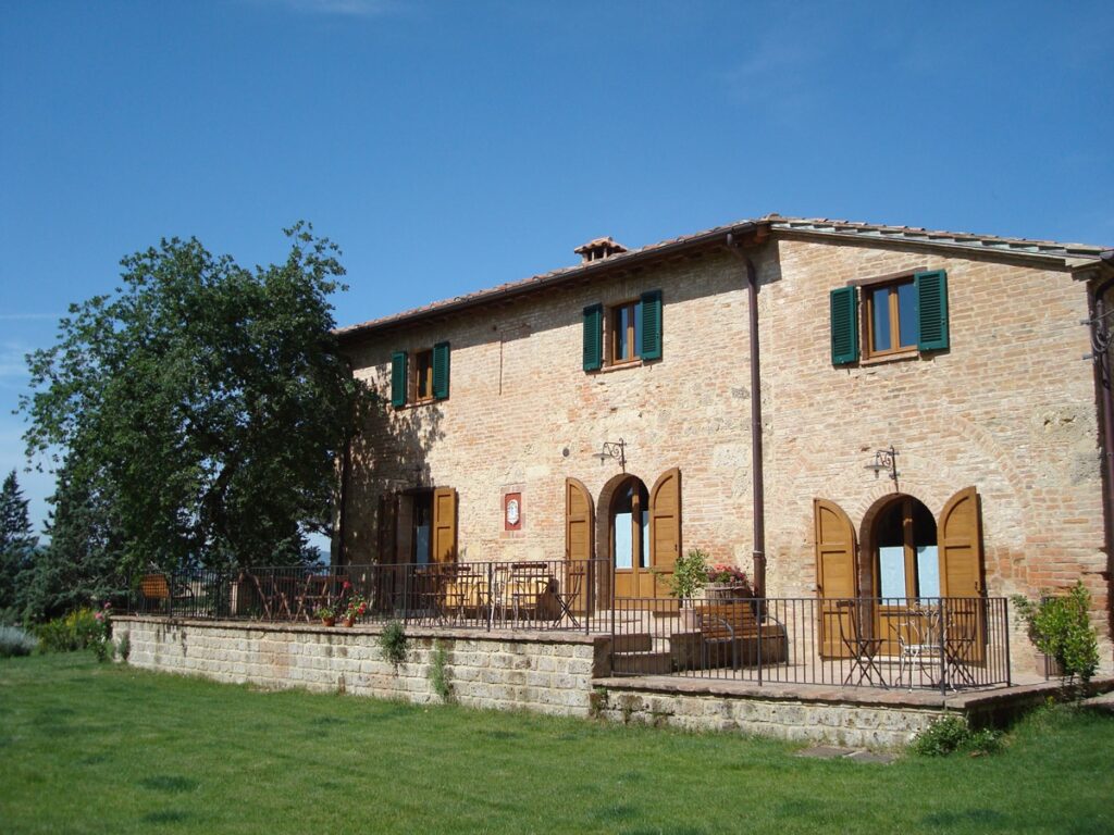  Al-Giardino-Degli-Etruschi, Chiusi Inviting Big Brown Doors 